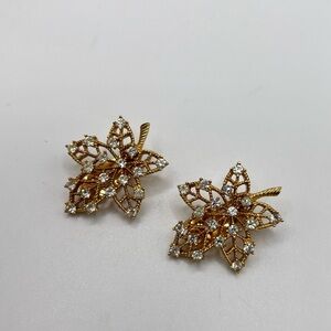 Vintage Trifari Gold Tone Leaf Rhinestone Clip-On Earrings